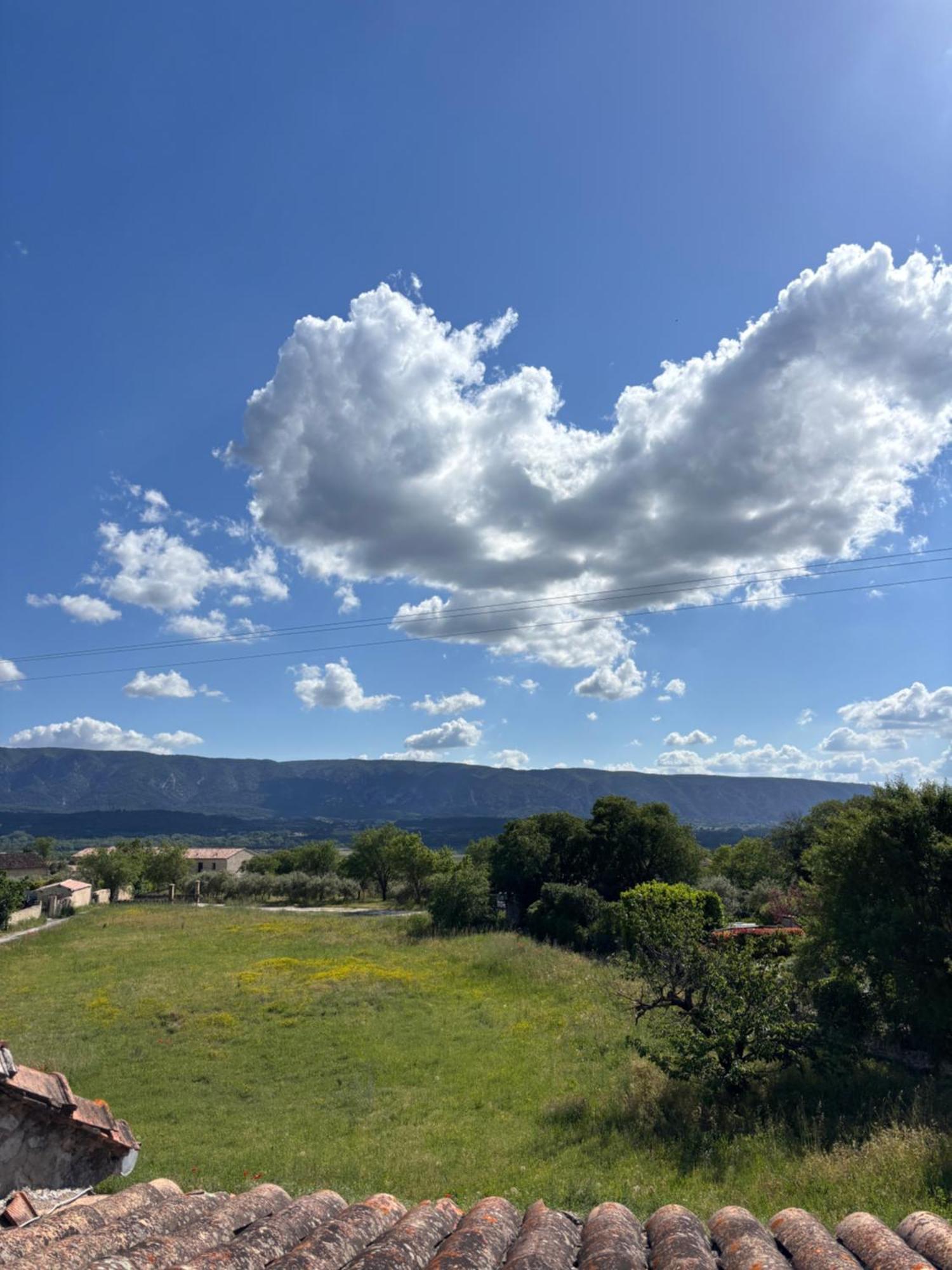 Les Juliens Lägenhet Gordes Exteriör bild