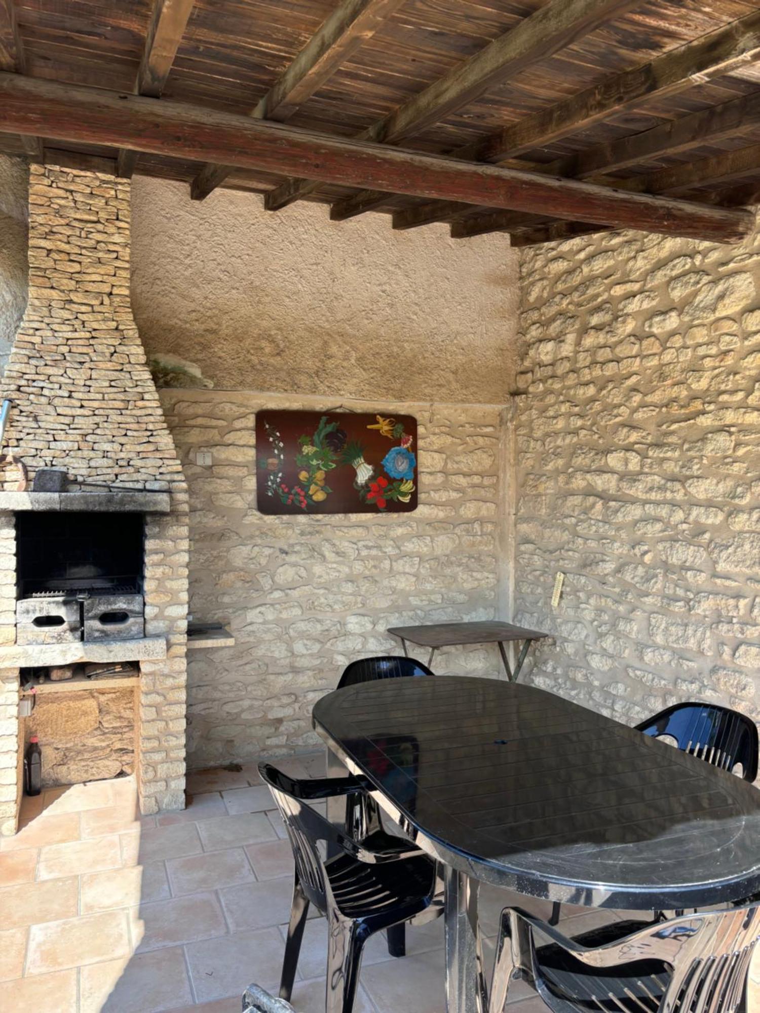 Les Juliens Lägenhet Gordes Exteriör bild